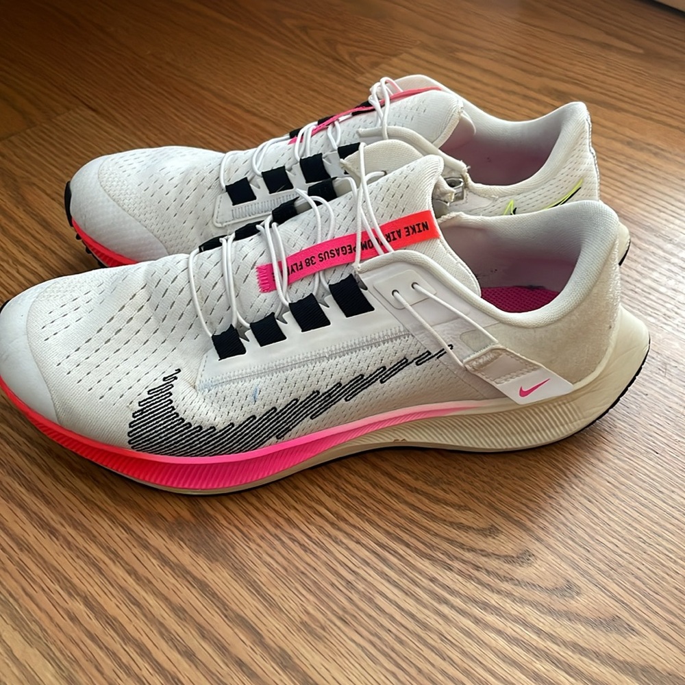 Nike Air Zoom Pegasus 38 Flyease - Picture 5 of 9